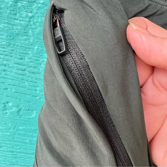 LULULEMON OLIVE GREEN SHORTS 5” INSEAM SIDE ZIPPER POCKET SIZE SMALL - Picture 2 of 12